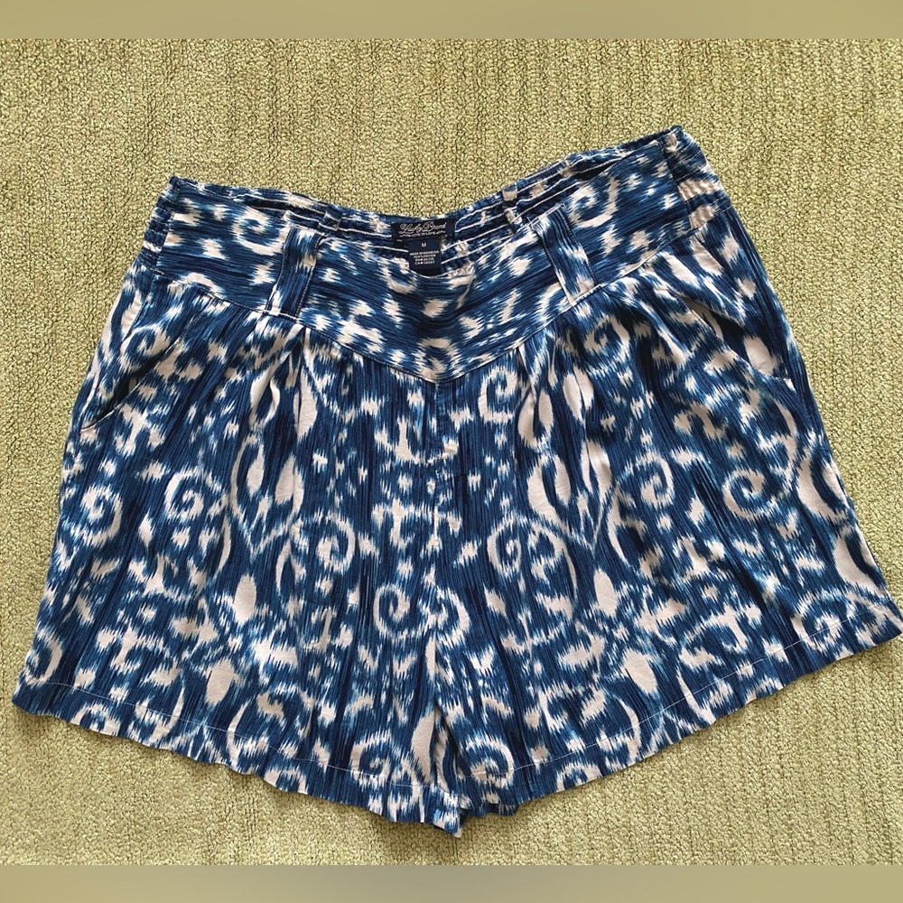 Lucky Brand Live in Love adorable medium short in blue and cream